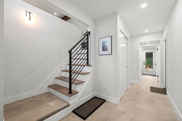 813 W Geddes Circle, Littleton, CO 80120
