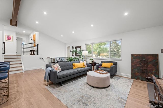 813 W Geddes Circle, Littleton, CO 80120