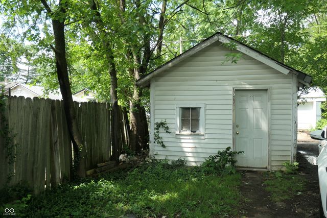 614 N Chester Avenue, Indianapolis, IN 46201