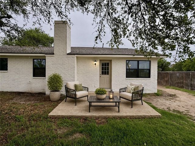 2402 Barak Lane, Bryan, TX 77802