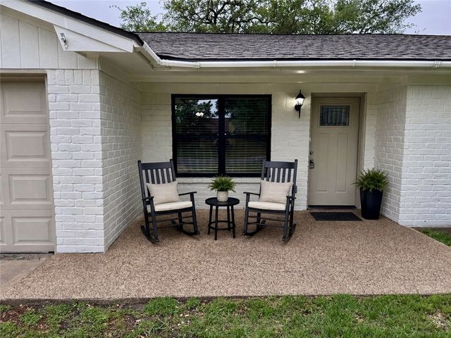 2402 Barak Lane, Bryan, TX 77802