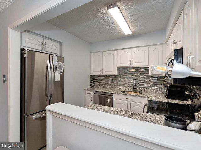 203 POPLAR STREET, Turnersville, NJ 08012