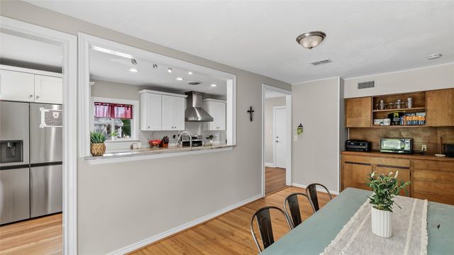 413 Walton Drive, College Station, TX 77840
