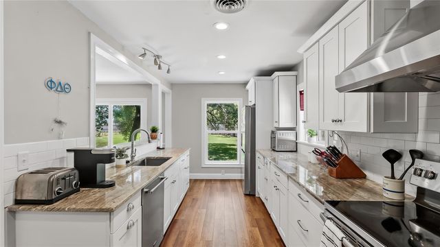 413 Walton Drive, College Station, TX 77840