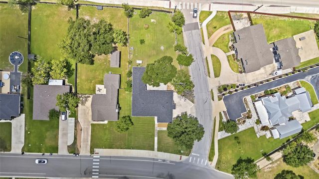 413 Walton Drive, College Station, TX 77840