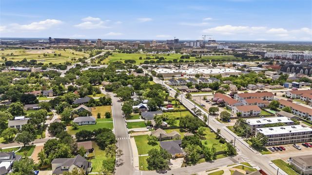 413 Walton Drive, College Station, TX 77840