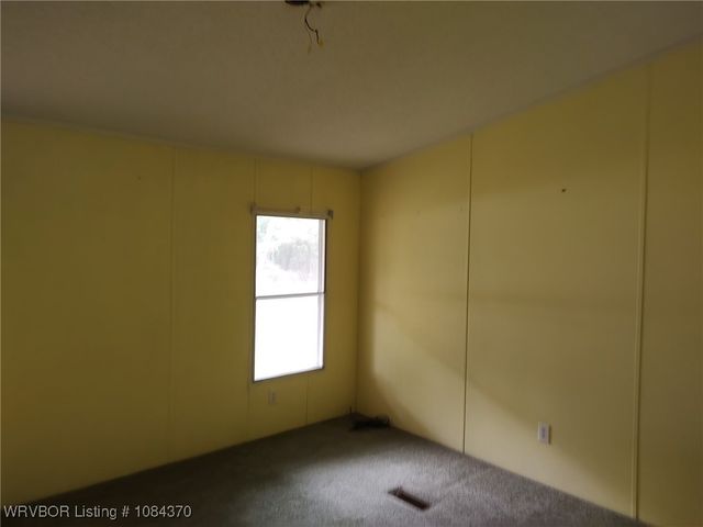 14840 White Valley Road, Mulberry, AR 72947