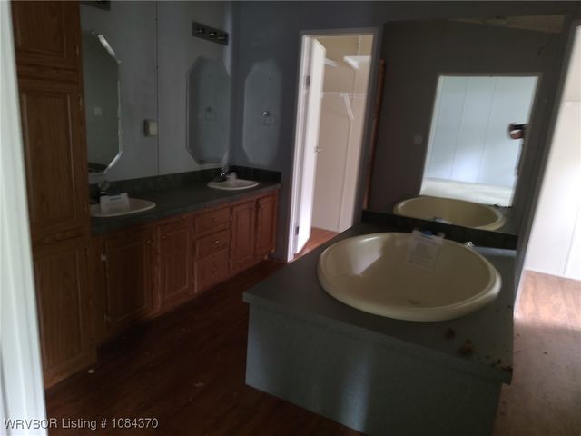 14840 White Valley Road, Mulberry, AR 72947