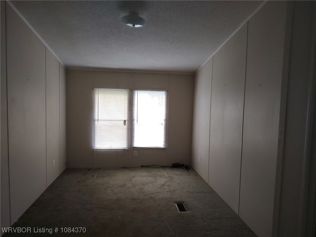 14840 White Valley Road, Mulberry, AR 72947
