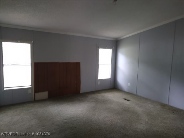 14840 White Valley Road, Mulberry, AR 72947