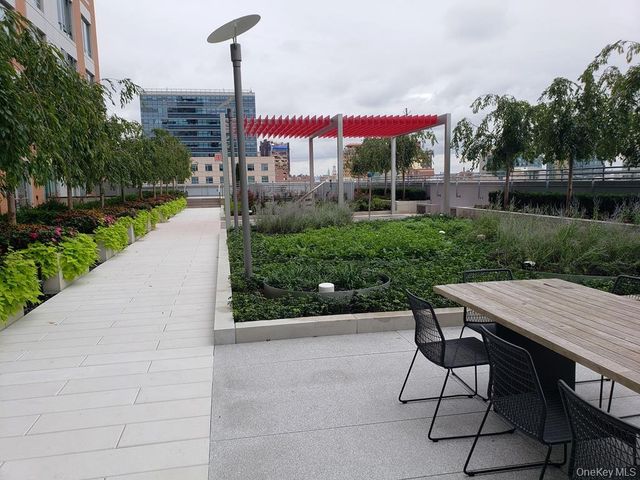 13835 39th Avenue 12F, Flushing, NY 11354