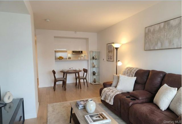 13835 39th Avenue 12F, Flushing, NY 11354