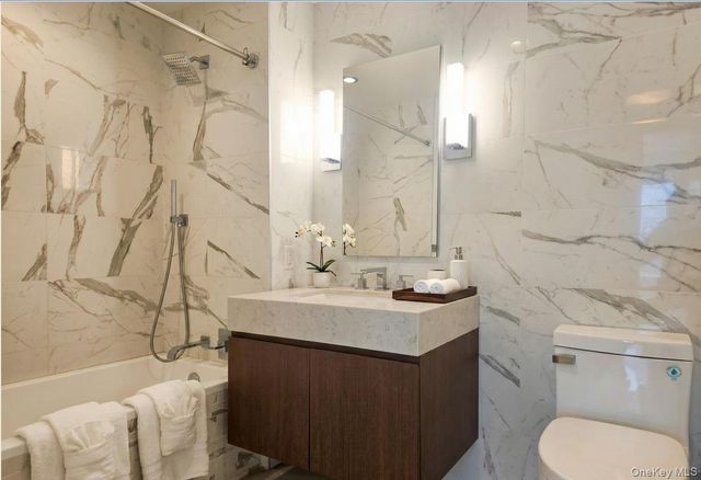 13835 39th Avenue 12F, Flushing, NY 11354