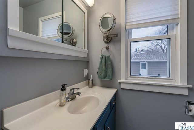 145 S Skyline Drive, Mankato, MN 56001