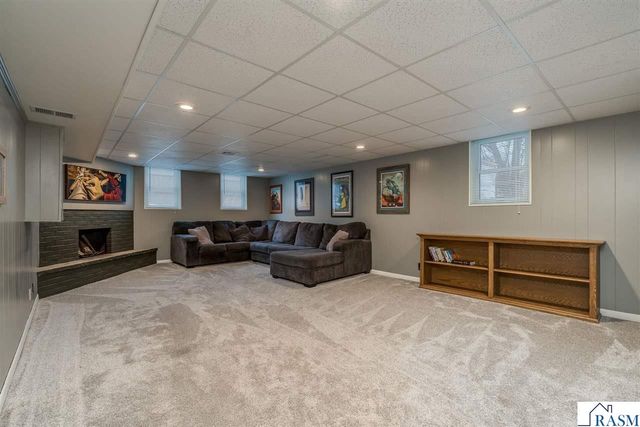 145 S Skyline Drive, Mankato, MN 56001