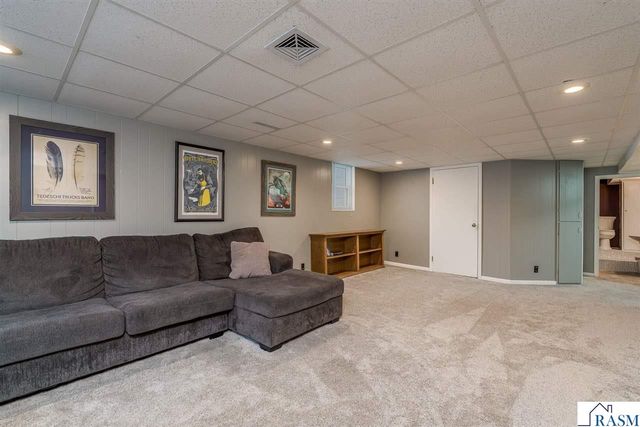 145 S Skyline Drive, Mankato, MN 56001