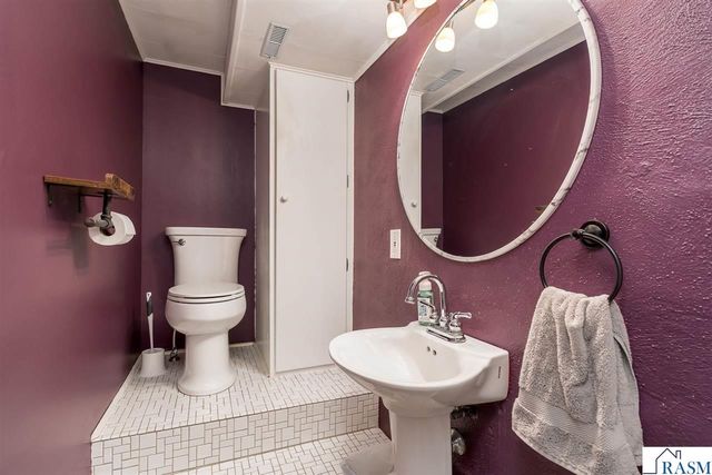 145 S Skyline Drive, Mankato, MN 56001