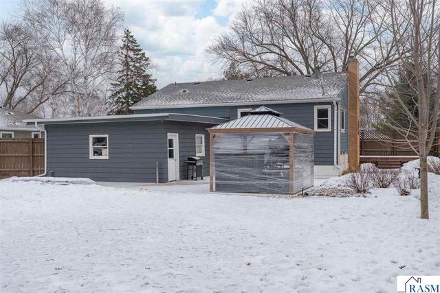 145 S Skyline Drive, Mankato, MN 56001