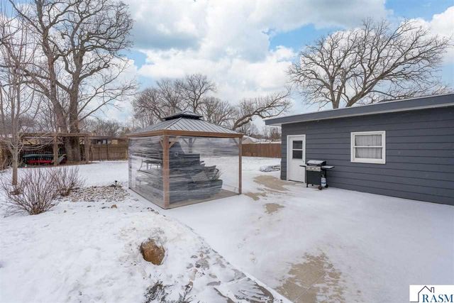 145 S Skyline Drive, Mankato, MN 56001