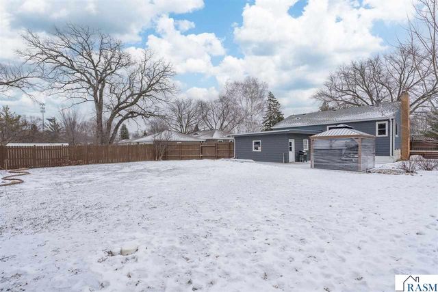 145 S Skyline Drive, Mankato, MN 56001