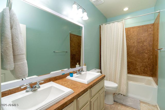 7511 E OSAGE Avenue, Mesa, AZ 85212