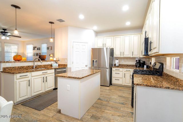 7511 E OSAGE Avenue, Mesa, AZ 85212