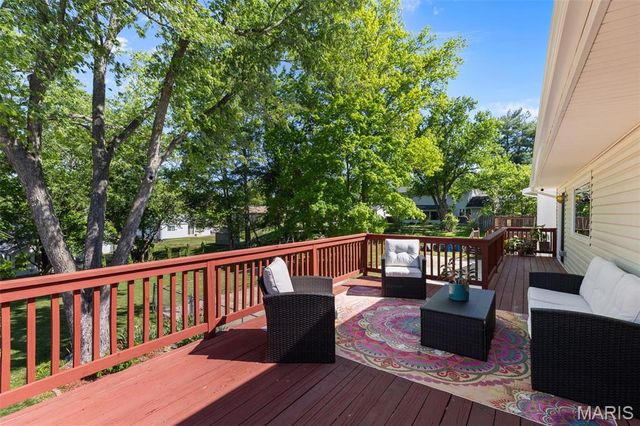 829 Forest Village Drive, Ballwin, MO 63021