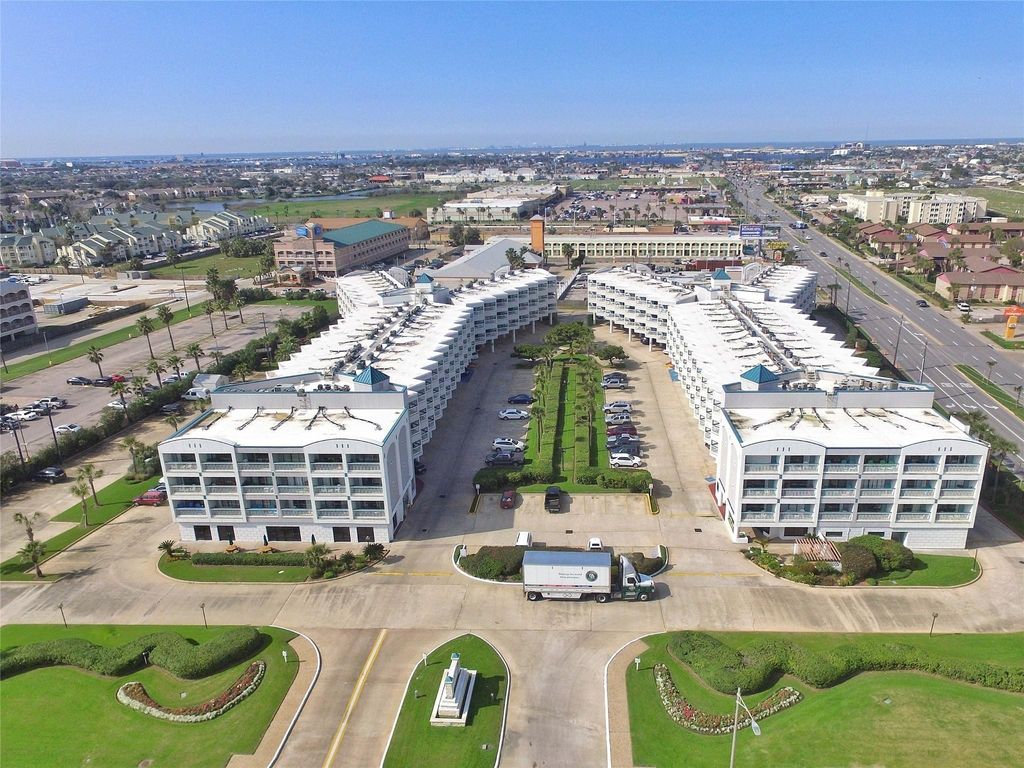 6102 Seawall Boulevard 389, Galveston, TX 77551