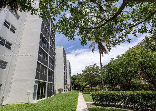 619 NE 14th Ave 507, Hallandale Beach, FL 33009