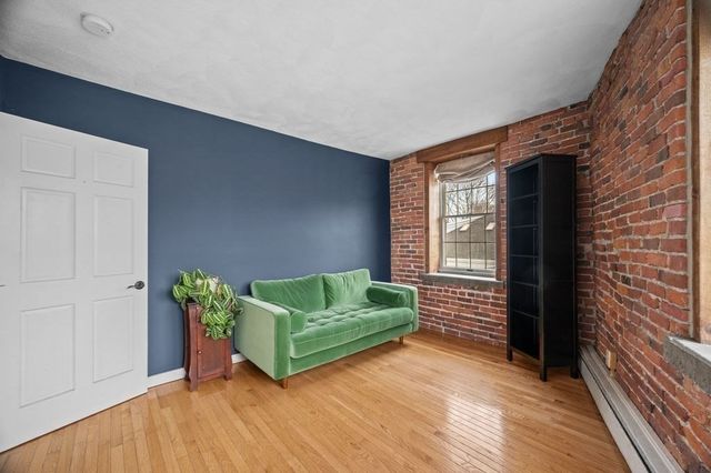 75 Summer St 5, Salem, MA 01970