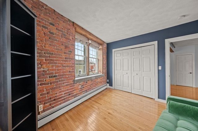 75 Summer St 5, Salem, MA 01970