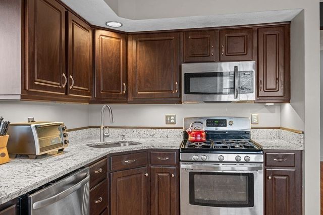 75 Summer St 5, Salem, MA 01970