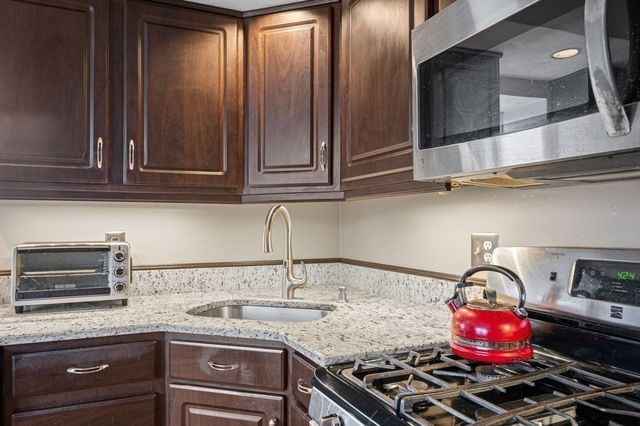 75 Summer St 5, Salem, MA 01970