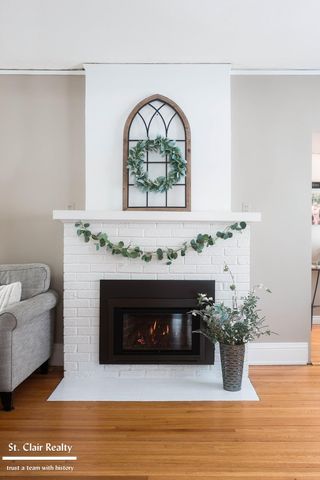 1423 S Riverside Avenue, Saint Clair, MI 48079