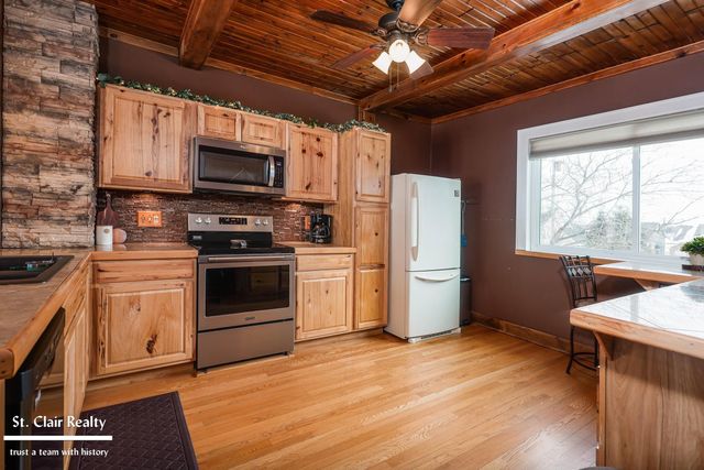 1423 S Riverside Avenue, Saint Clair, MI 48079