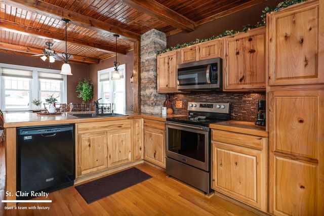 1423 S Riverside Avenue, Saint Clair, MI 48079