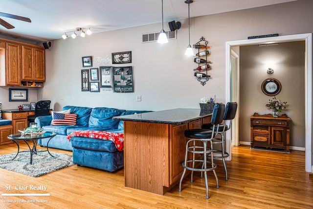 1423 S Riverside Avenue, Saint Clair, MI 48079