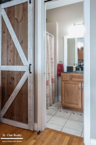 1423 S Riverside Avenue, Saint Clair, MI 48079