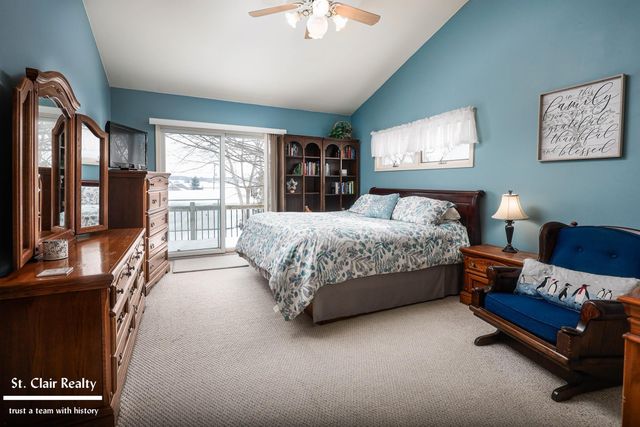 1423 S Riverside Avenue, Saint Clair, MI 48079