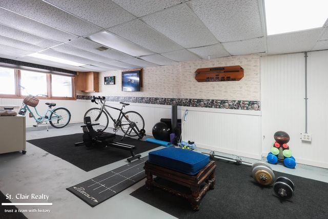 1423 S Riverside Avenue, Saint Clair, MI 48079