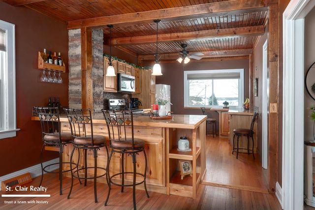 1423 S Riverside Avenue, Saint Clair, MI 48079