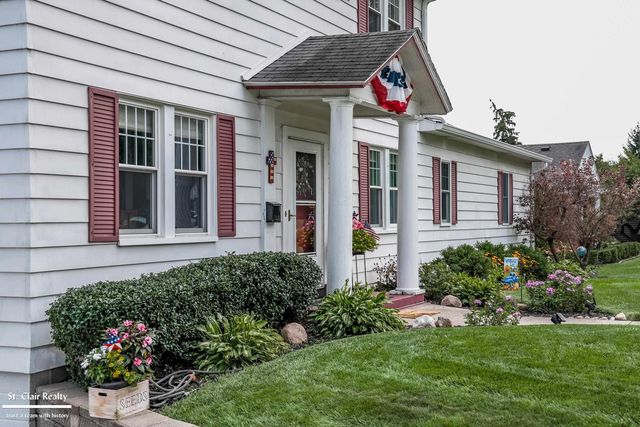 1423 S Riverside Avenue, Saint Clair, MI 48079