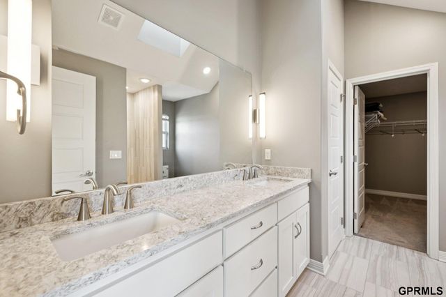 4504 S 198Th Street, Omaha, NE 68135