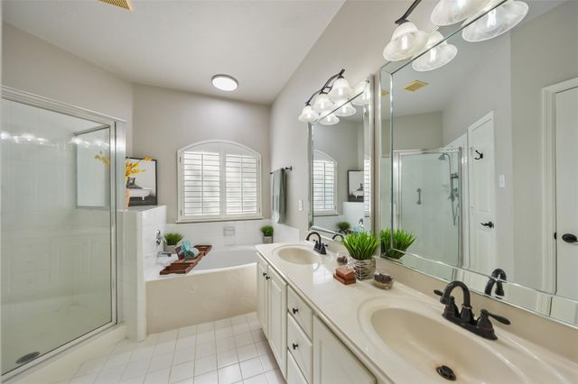 2351 Summit Way Court, Kingwood, TX 77339