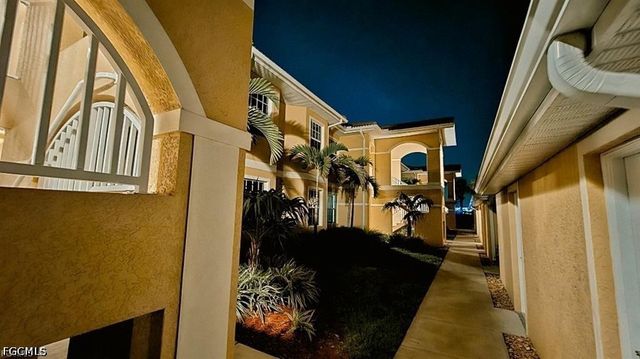 1137 Winding Pines CIR 203, Cape Coral, FL 33909