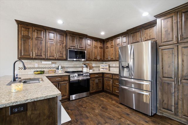 1394 S Blockade Road, Republic, MO 65738