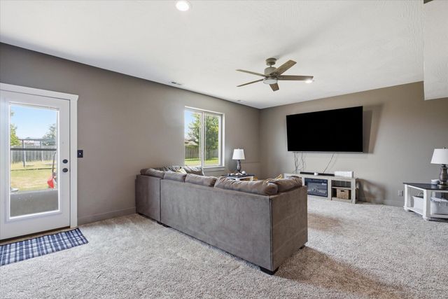 1394 S Blockade Road, Republic, MO 65738