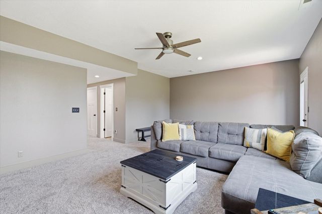 1394 S Blockade Road, Republic, MO 65738