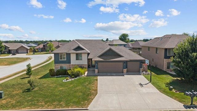 1394 S Blockade Road, Republic, MO 65738