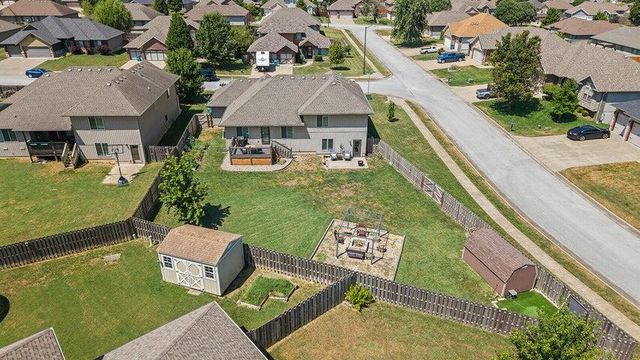 1394 S Blockade Road, Republic, MO 65738